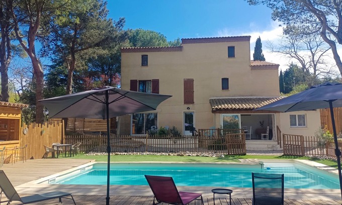 Carcassonne Apartment | Apartment for 6 people, private Nordic bath, swimming pool 3 minutes from the medieval city.