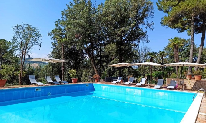 Treia House | apartment for 6 people in Villa Luzi farmhouse