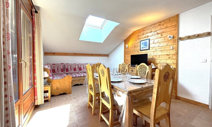 Flumet Apartment | Apartment for 6 with pool and private parking