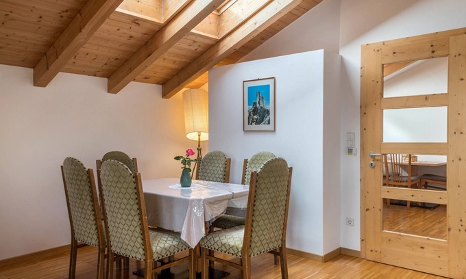 Laion Apartment | Apartment 'Funtnatsch Schlern' with Mountain View, Shared Terrace and Wi-Fi