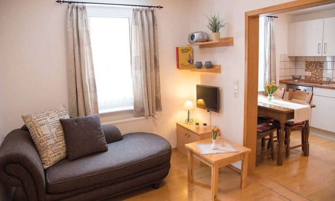 Gellinghausen Apartment | Apartment 'Gänseblümchen' with Shared Terrace and Wi-Fi