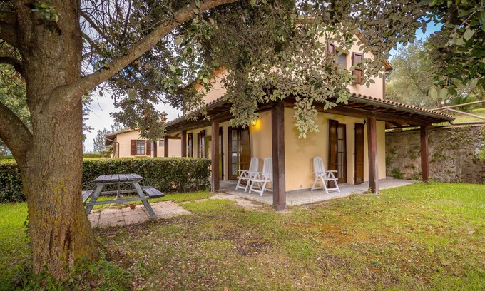 Santa Luce Apartment | Apartment 'Girasole Superior' with Shared Pool, Wi-Fi and Air Conditioning