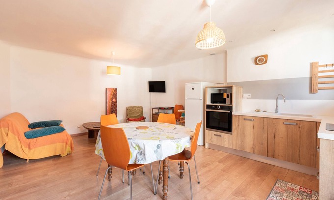 Arreau Apartment | Apartment 'Gîte Au Coeur D'Arreau' with Mountain View and Balcony