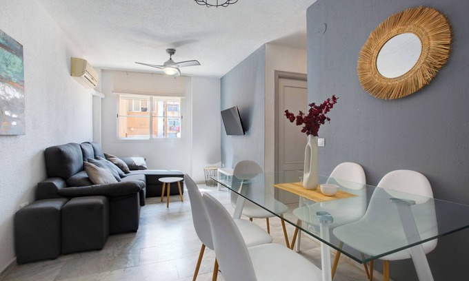 Carretera de Cadiz Apartment | Apartment 'Heroes De Sostoa 3' with Mountain View, Private Terrace and Wi-Fi