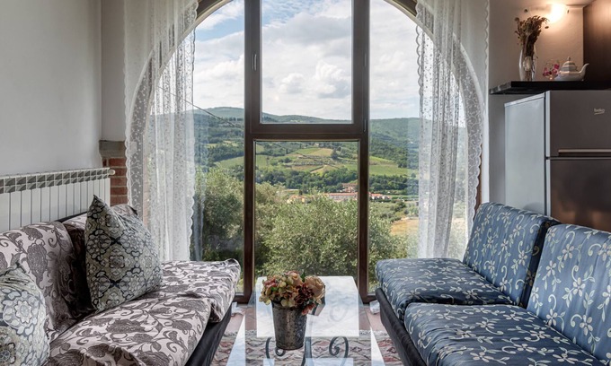 Fiesole Apartment | Apartment "I Fiori" with Shared Pool & Wi-Fi