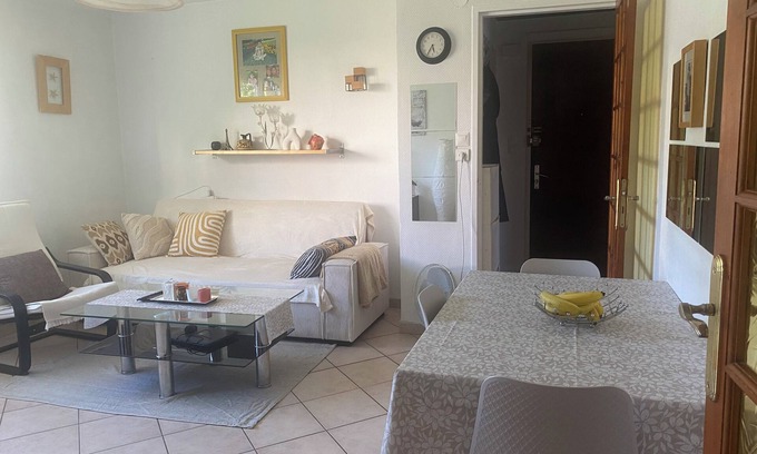 Schiltigheim Apartment | Apartment in a quiet street, garden view