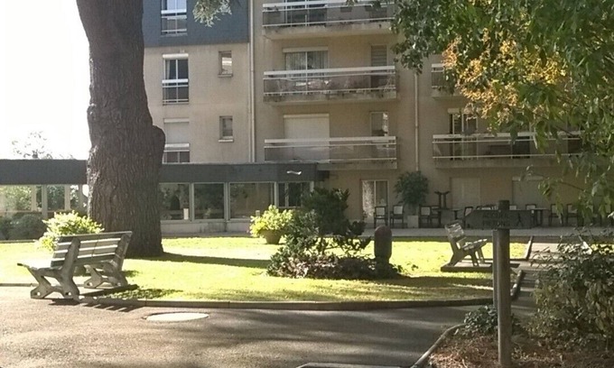 Tours Apartment | Apartment in a Richmond hill residence