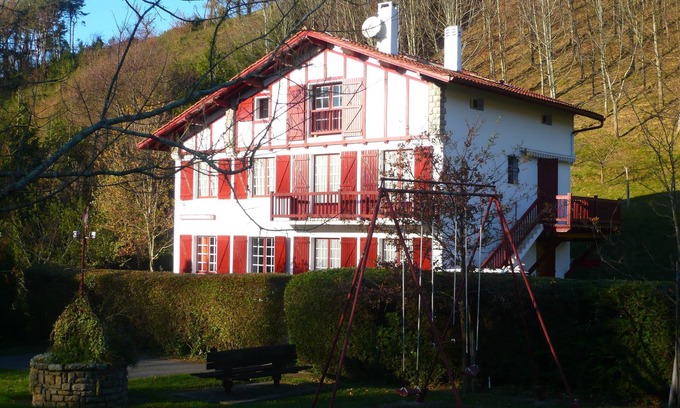 Biriatou Apartment | Apartment in a traditional house close to the most beautiful beach in the Basque country