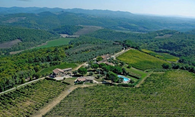 Castelnuovo Berardenga Apartment | Apartment in an idyllic holiday complex in the middle of the winery B3
