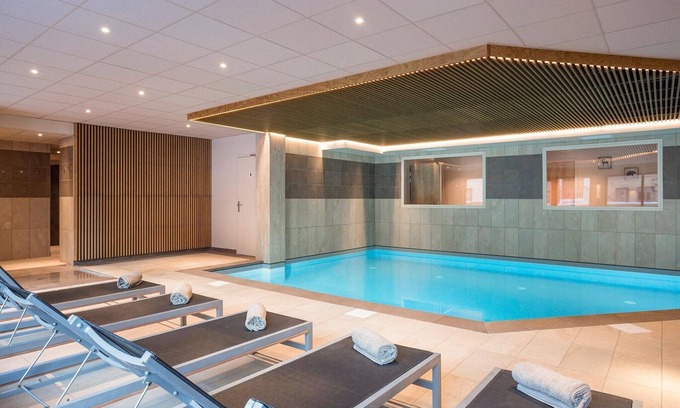 Beaufort Apartment | Apartment in Beaufort with Spa & Mountain Views