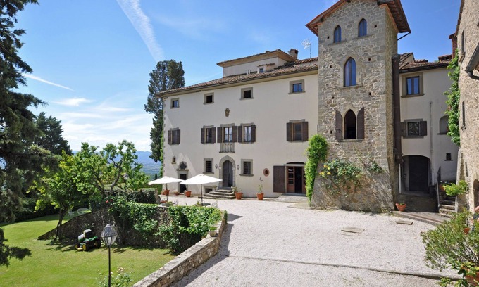 Capolona Apartment | Apartment in Capolona with 2 bedrooms sleeps 4