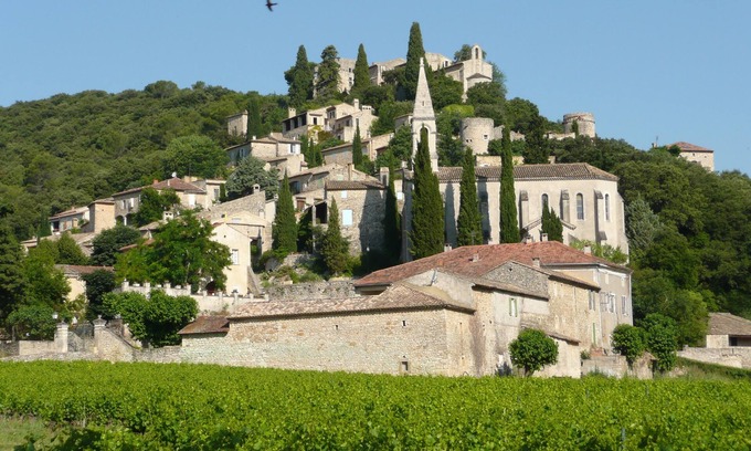 Codolet Apartment | Apartment in country house in Provence