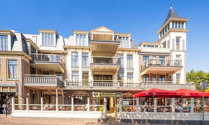 Domburg Apartment | Apartment in Domburg near the Beach