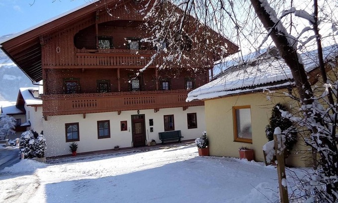 Fuegen Apartment | Apartment in Fügen near Hochzillertal Skiing