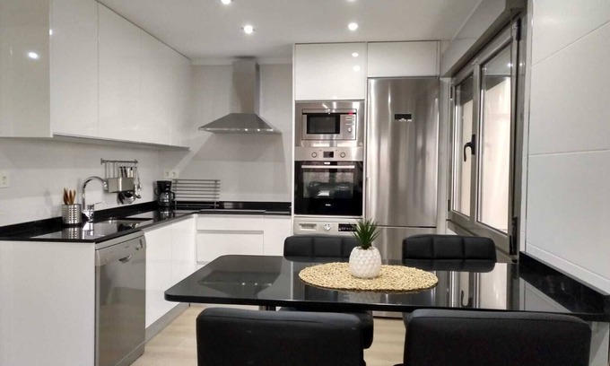 Gijon Apartment | Apartment in first line of the San Lorenzo beach