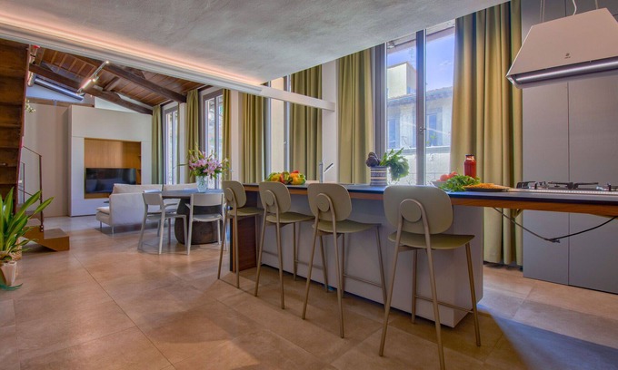 Oltrarno Apartment | Apartment in Florence with 5 bedrooms sleeps 10