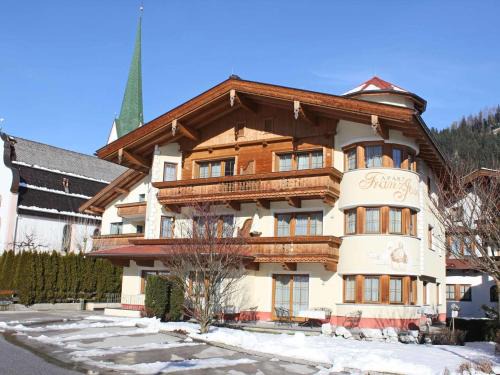 Stumm Apartment | Apartment in Kaltenbach near Ski Lift