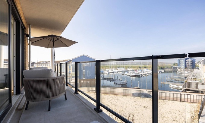 Kortgene House | Apartment in Kortgene with Harbor Views