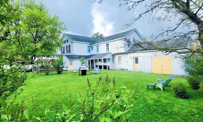 Milford Apartment | Apartment in Milford. Close to Dreams Park and National Baseball Hall of fame.