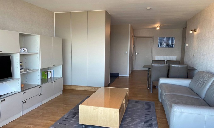 Nieuwpoort-Bad Apartment | Apartment in Nieuwpoort near Sandy Beaches