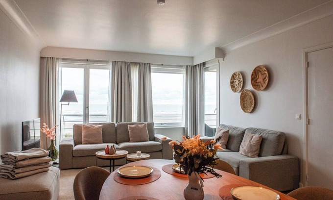 Nieuwpoort-aan-Zee Apartment | Apartment in Nieuwpoort with Sea Views