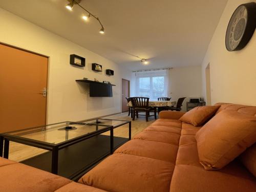 Noyen-sur-Sarthe Apartment | Apartment in Noyen near Le Mans Circuit