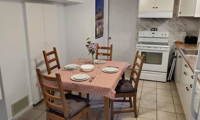 Sainte-Foy-Sillery-Cap-Rouge Apartment | Apartment in Ste-Foy, 5 min from Laval University, 15 min from Old Quebec