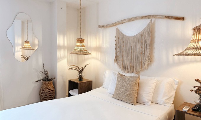 Historic Center Apartment | Apartment in the historic center, one block from the beach and Parque Los Novios.