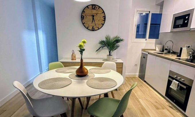 Fuengirola City Centre Apartment | Apartment in the heart of Fuengirola, 50 m from the beach. With 2 bedrooms and 2 bathrooms