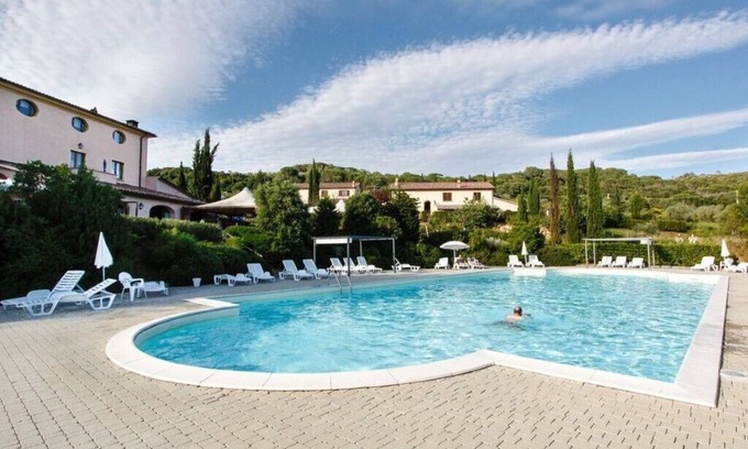 Riparbella House | Apartment in the green of Tuscany with swimming pool Residence Il Granaio