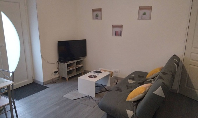 Mussidan Apartment | Apartment in the white Périgord