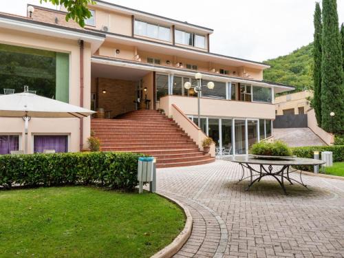 Foligno House | Apartment in Umbria with Pool & Nature Views