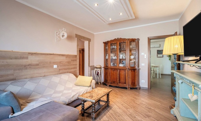 Orentano Apartment | Apartment 'Candy Home' with Private Veranda, Wi-Fi and Air Conditioning