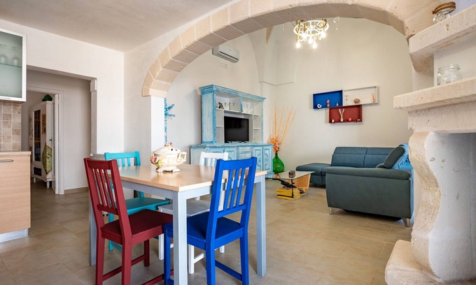 Montalbano Apartment | Apartment 'La Bella Zia House' with Private Terrace, Wi-Fi and Air Conditioning