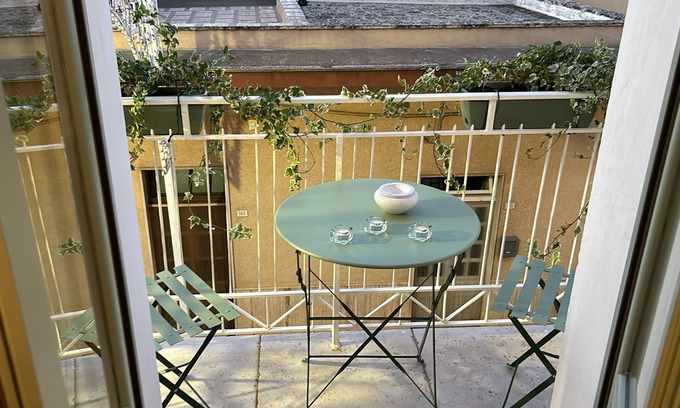 Montalbano Apartment | Apartment 'Zizzi' with Private Terrace, Wi-Fi and Air Conditioning