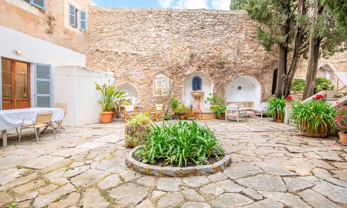 Arta Apartment | Apartment 'Josep Sanxo De La Jordana 12' with Mountain View, Private Terrace and Wi-Fi