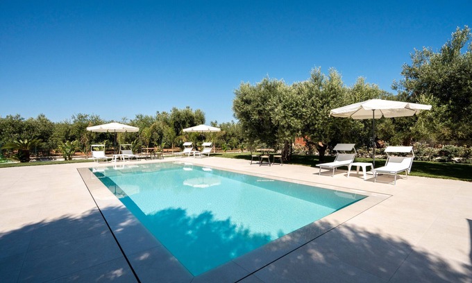 L'Assunta Apartment | Apartment 'L'Aia - 3' with Shared Pool, Wi-Fi and Air Conditioning