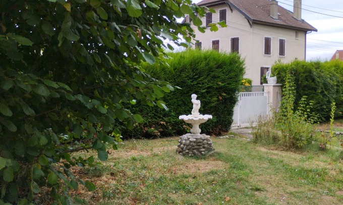 Amphion-les-Bains Apartment | Apartment 'L'escapade Lacustre - Proche Plage' with Mountain View, Shared Garden and Wi-Fi