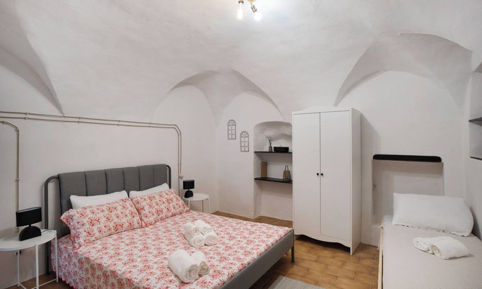 Poggi Apartment | Apartment 'L'Ulivo' with Wi-Fi