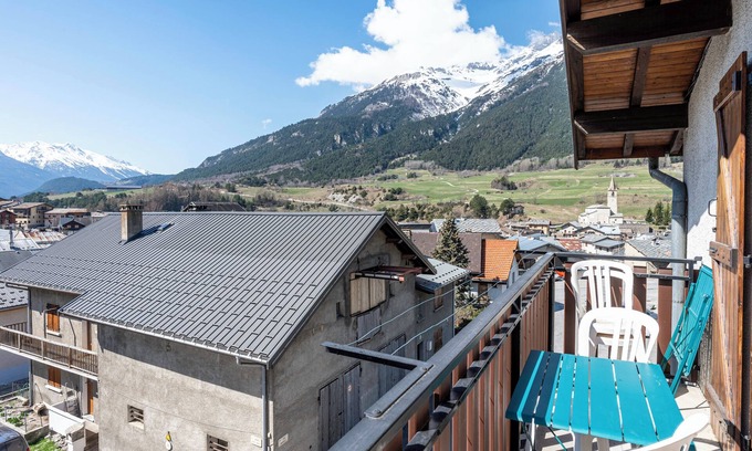 Termignon Apartment | Apartment 'La Favière' with Mountain View, Balcony and Wi-Fi