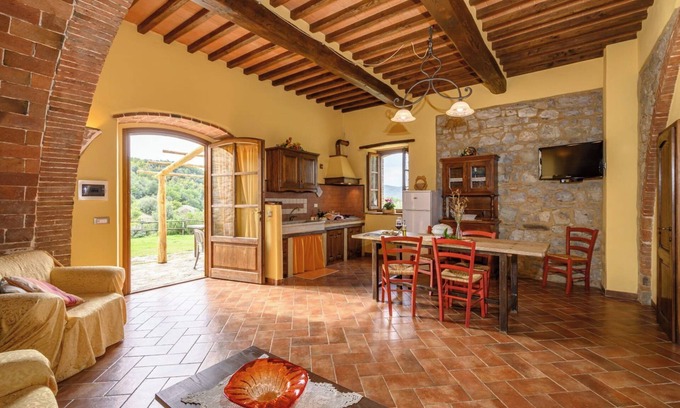 Pomarance Apartment | Apartment 'La Stalla' with Shared Pool, Private Garden and Wi-Fi