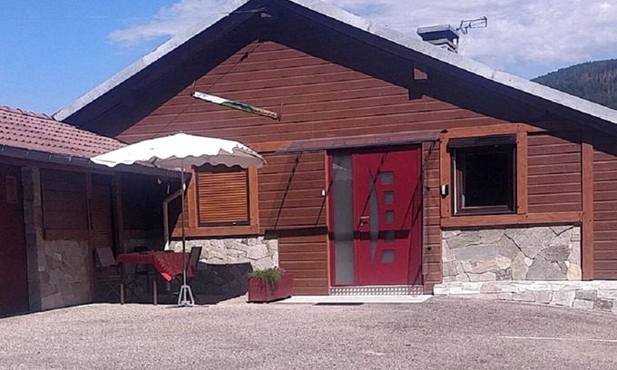 Travexin Apartment | Apartment 'Le Chalet Des Côtes' with Private Terrace and Wi-Fi