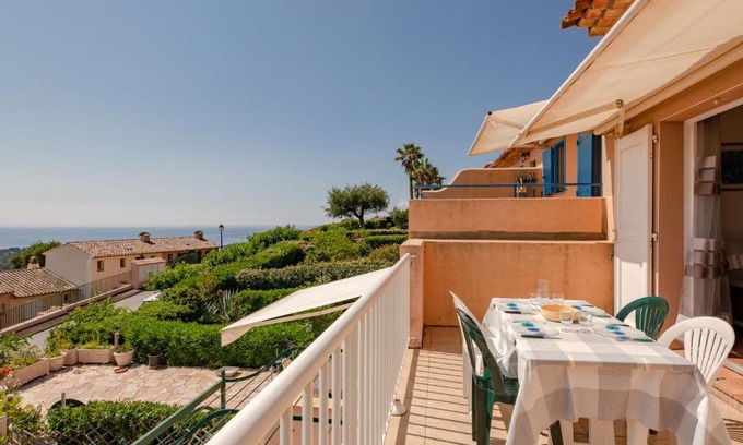 Les Issambres Apartment | Apartment Le Petit Village-2 by Interhome