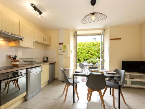 La Madeleine-Bellevue Apartment | Apartment Le Tréherais by Interhome