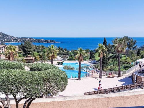 Le Dramont Apartment | Apartment Le Village - E1 208 by Interhome