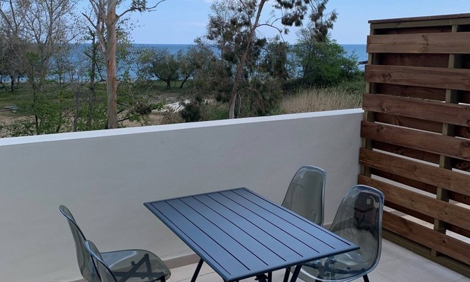 Bravone Condo | APARTMENT Les PIEDS DANS L'EAU - Sea view - 2 to 4 people