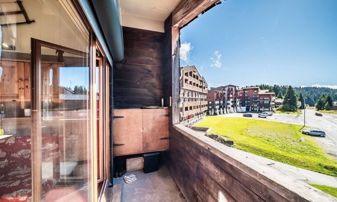 Le Praz de Lys Apartment | Apartment 'Les Pralyssimes - 35 M²' with Mountain View and Balcony