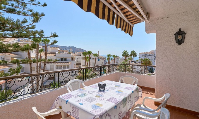 Velilla-Taramay Apartment | Apartment 'Lily' with Sea View, Wi-Fi and Air Conditioning