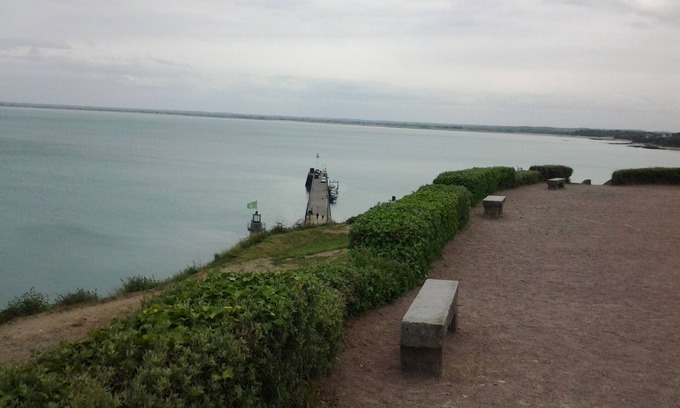 Ille-et-Vilaine Apartment | Apartment located in a street adjacent to the Port de la Houle