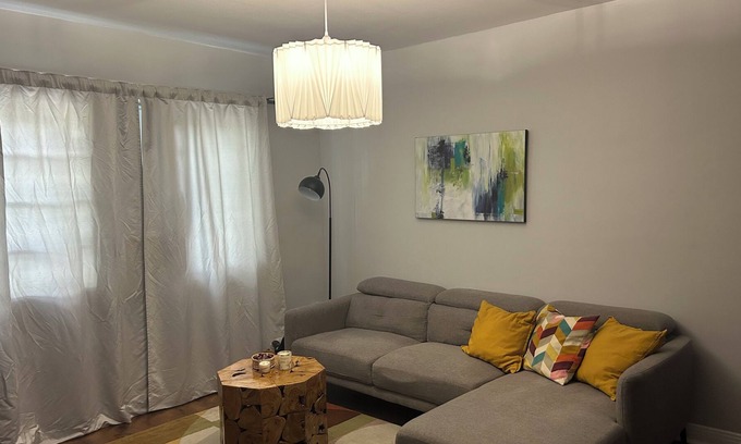 Nouveau-Rosemont Apartment | Apartment located in one of the most central areas of the city of Montreal..